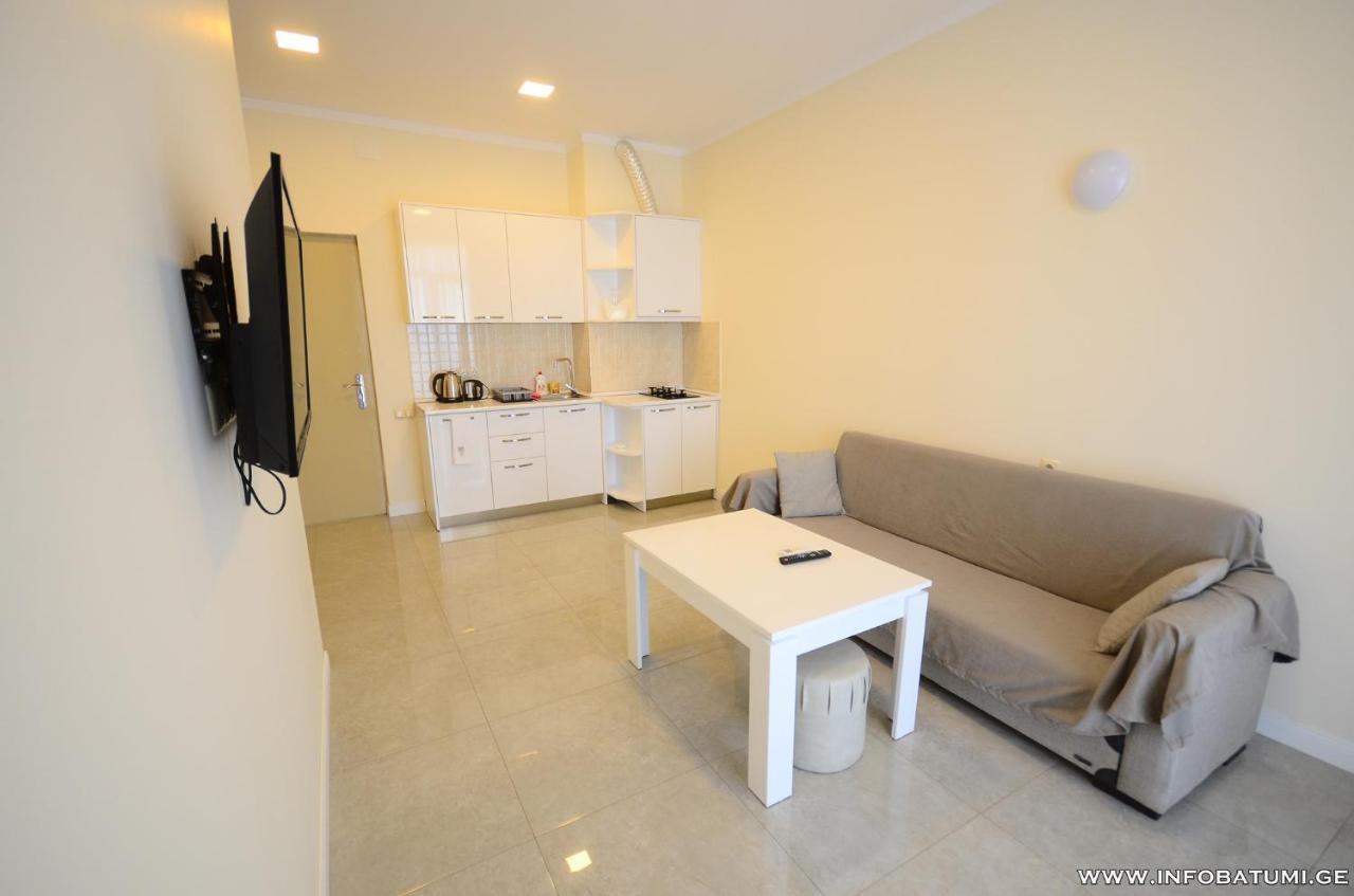 West Apartments Batoumi Extérieur photo