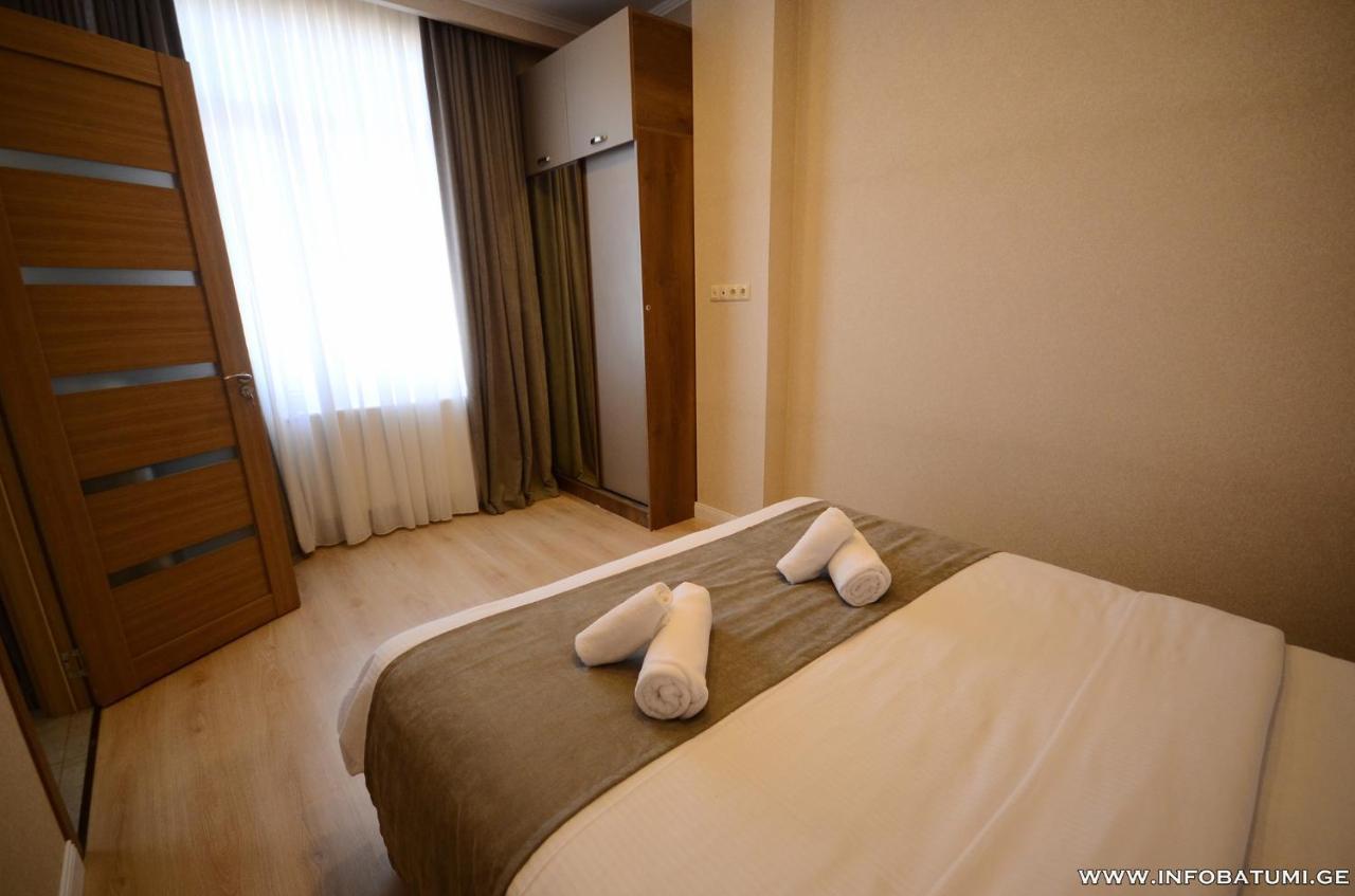 West Apartments Batoumi Extérieur photo