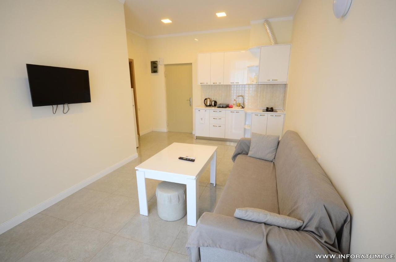 West Apartments Batoumi Extérieur photo