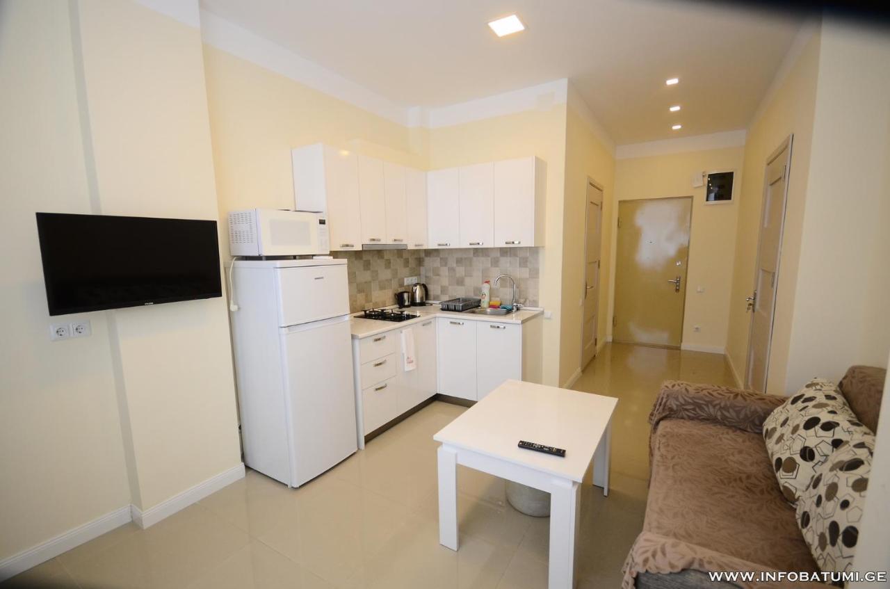 West Apartments Batoumi Extérieur photo