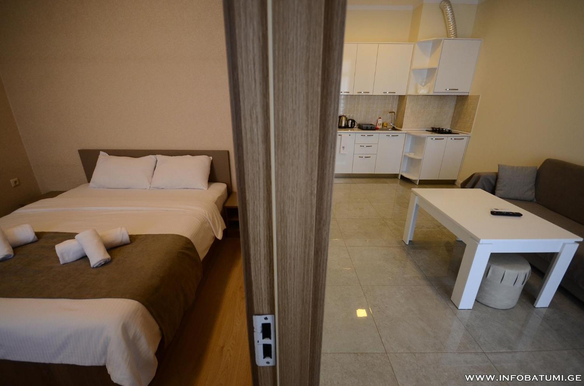 West Apartments Batoumi Extérieur photo