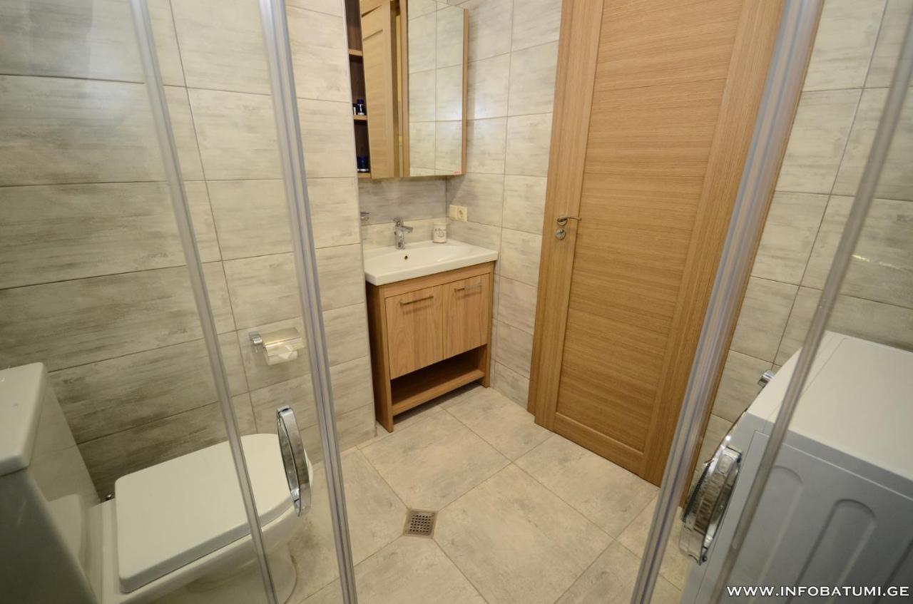 West Apartments Batoumi Extérieur photo